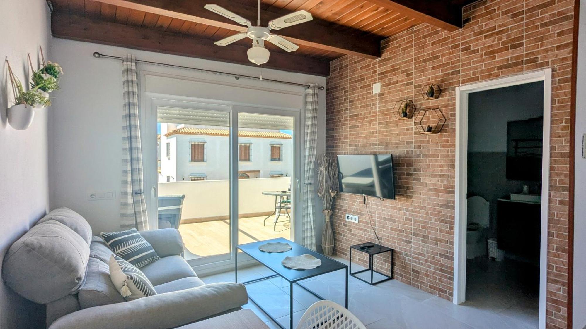 Conil Terraza Apartamentos โกนิล เด ลาฟรอนเตรา ภายนอก รูปภาพ